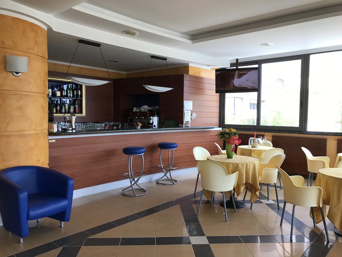 Hotel Atlas Alba Adriatica Extérieur photo