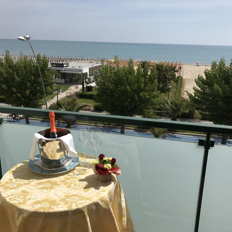 Hotel Atlas Alba Adriatica Extérieur photo