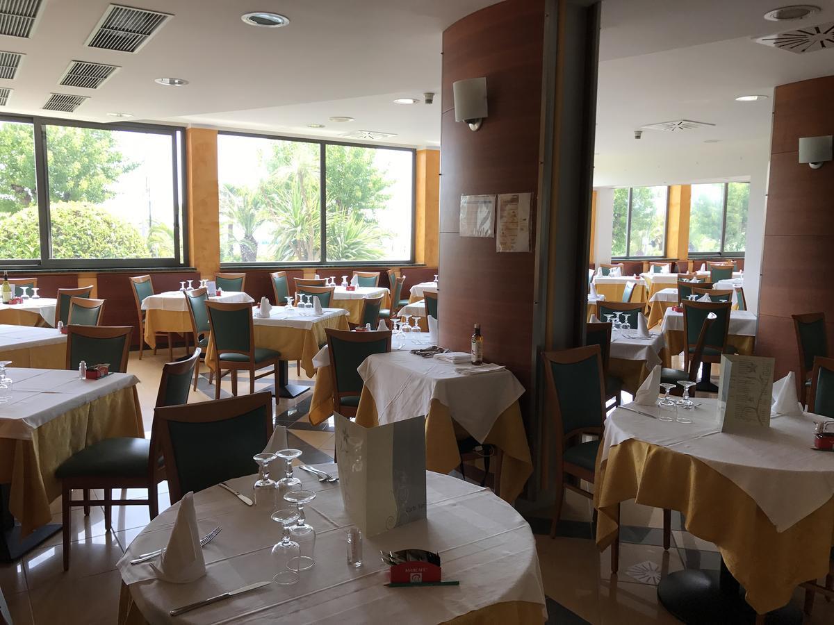 Hotel Atlas Alba Adriatica Extérieur photo