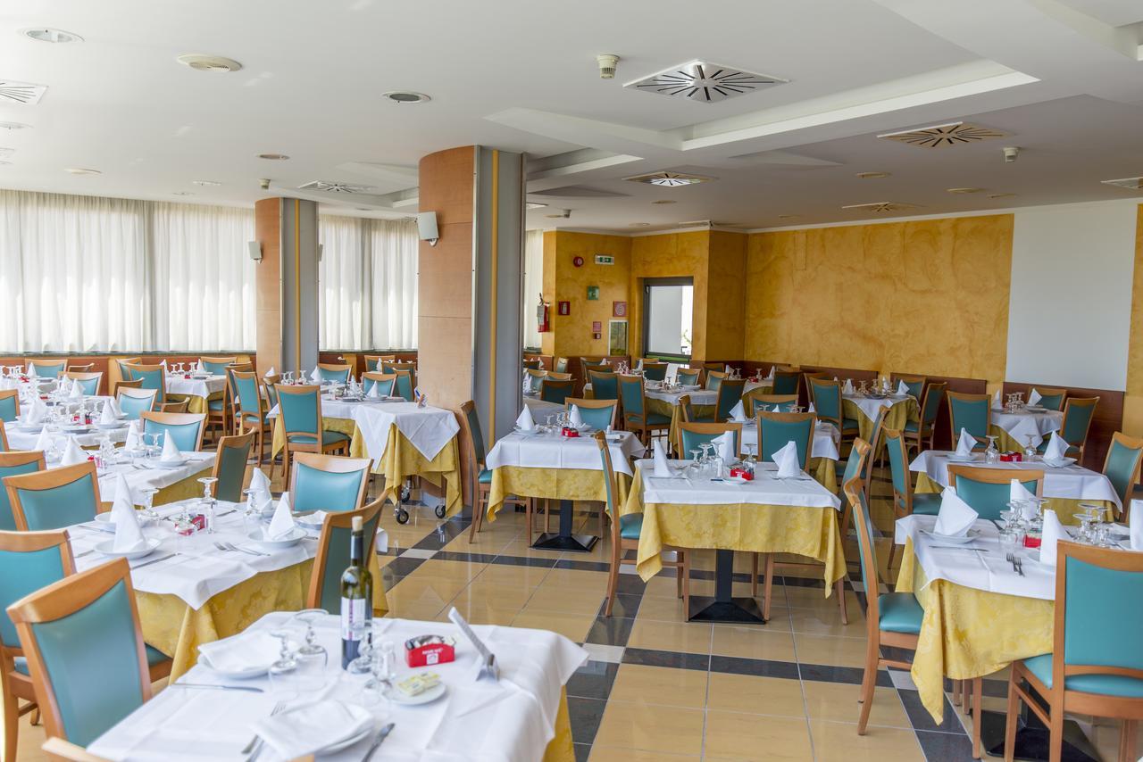 Hotel Atlas Alba Adriatica Extérieur photo