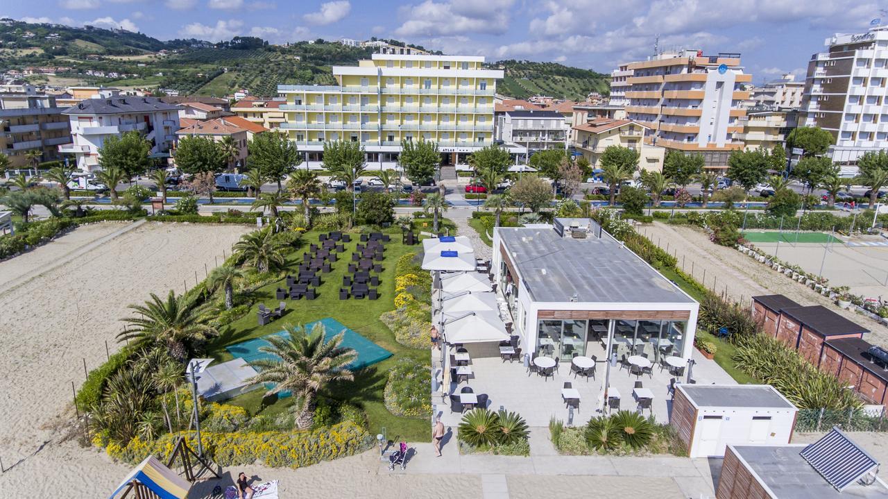 Hotel Atlas Alba Adriatica Extérieur photo