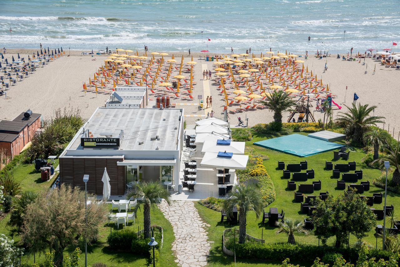 Hotel Atlas Alba Adriatica Extérieur photo