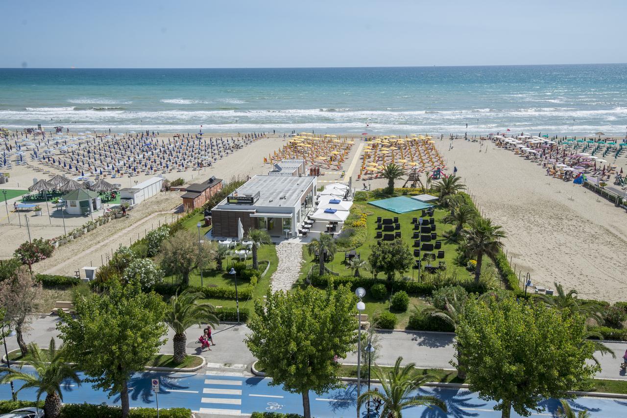 Hotel Atlas Alba Adriatica Extérieur photo